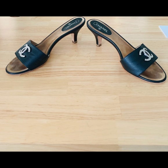 CHANEL blk sandals (slides) w/kitten heels Size 37 - Picture 9 of 12